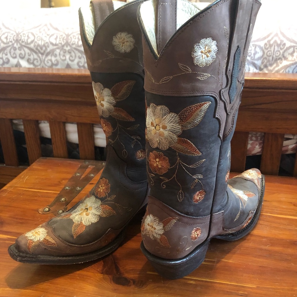 RedHawk cowgirl boots